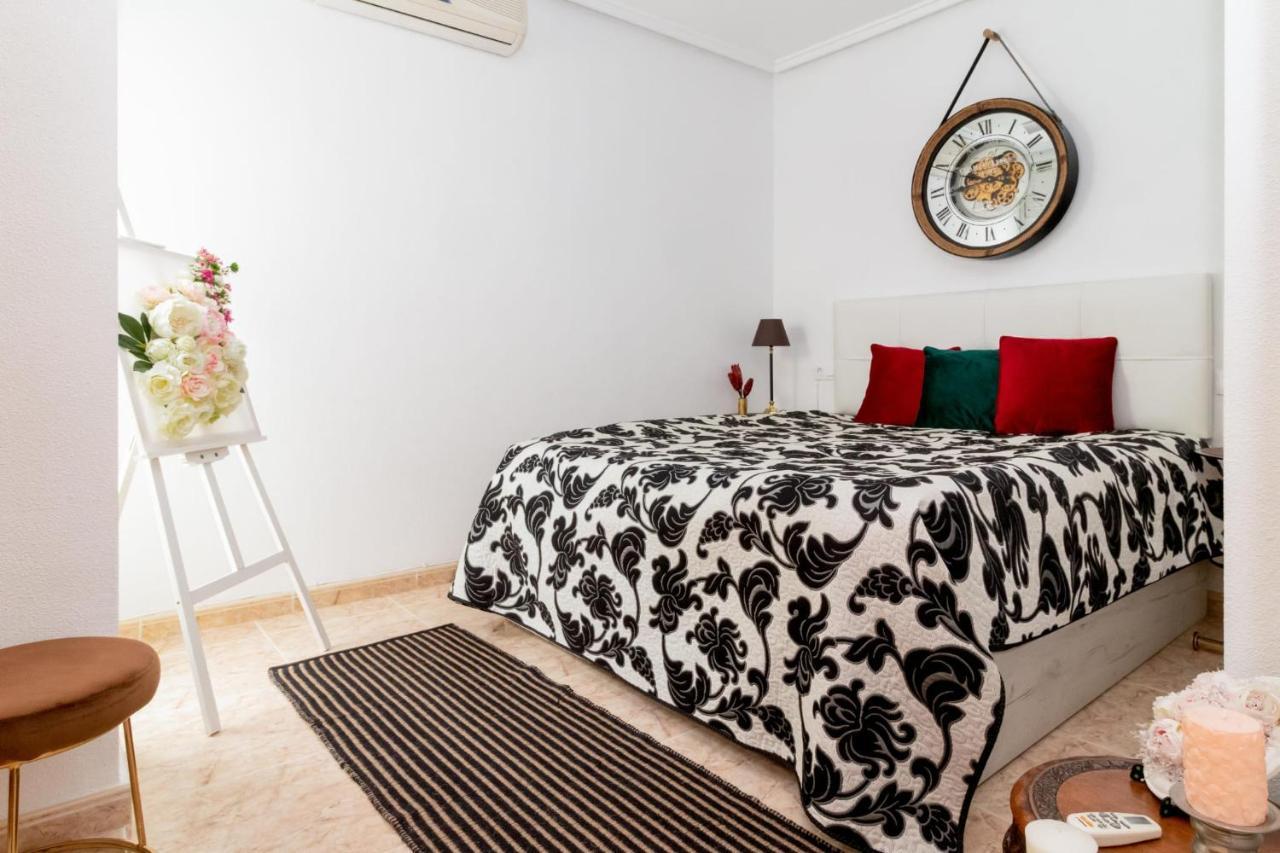 Ferienwohnung Residenz Habaneras Torrevieja Exterior foto
